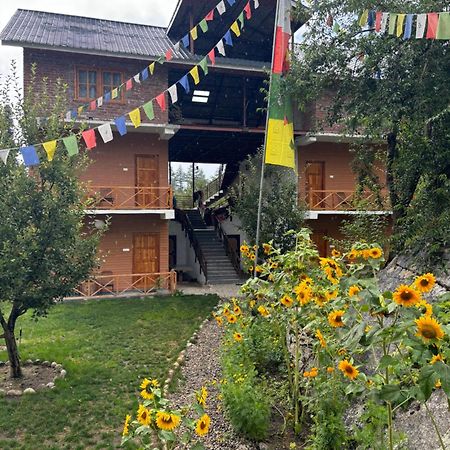 Toshim Homestay Sāngla Екстериор снимка
