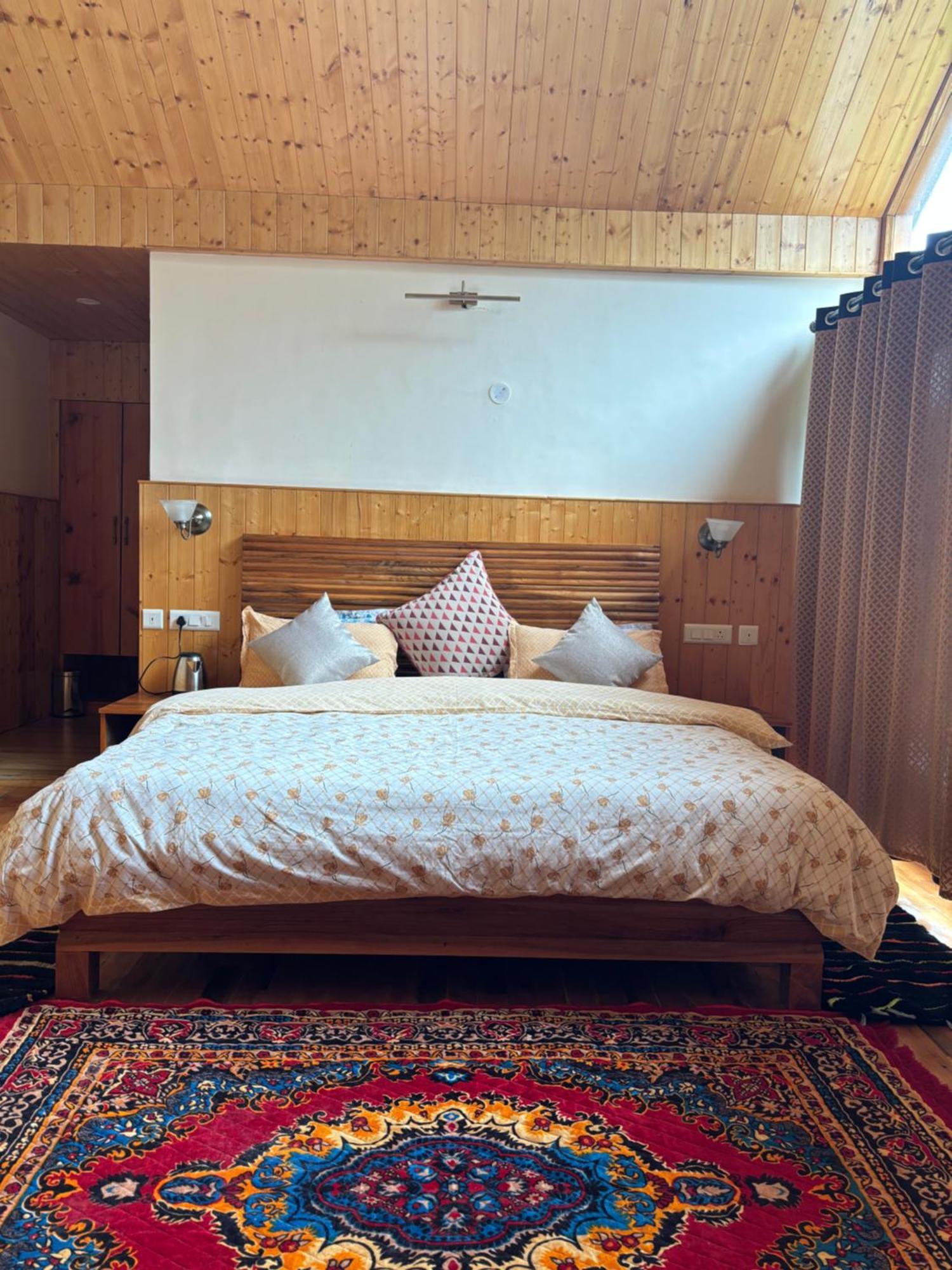 Toshim Homestay Sāngla Екстериор снимка
