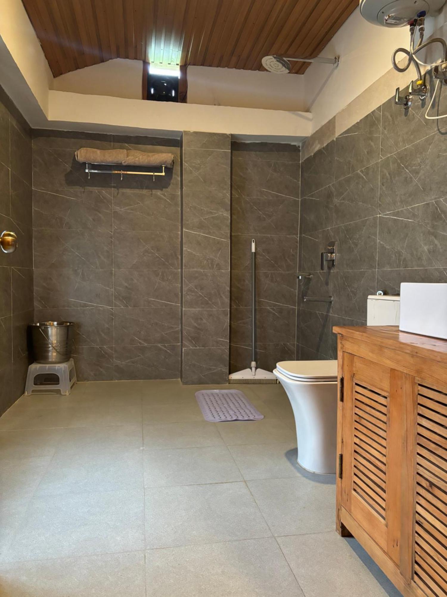 Toshim Homestay Sāngla Екстериор снимка